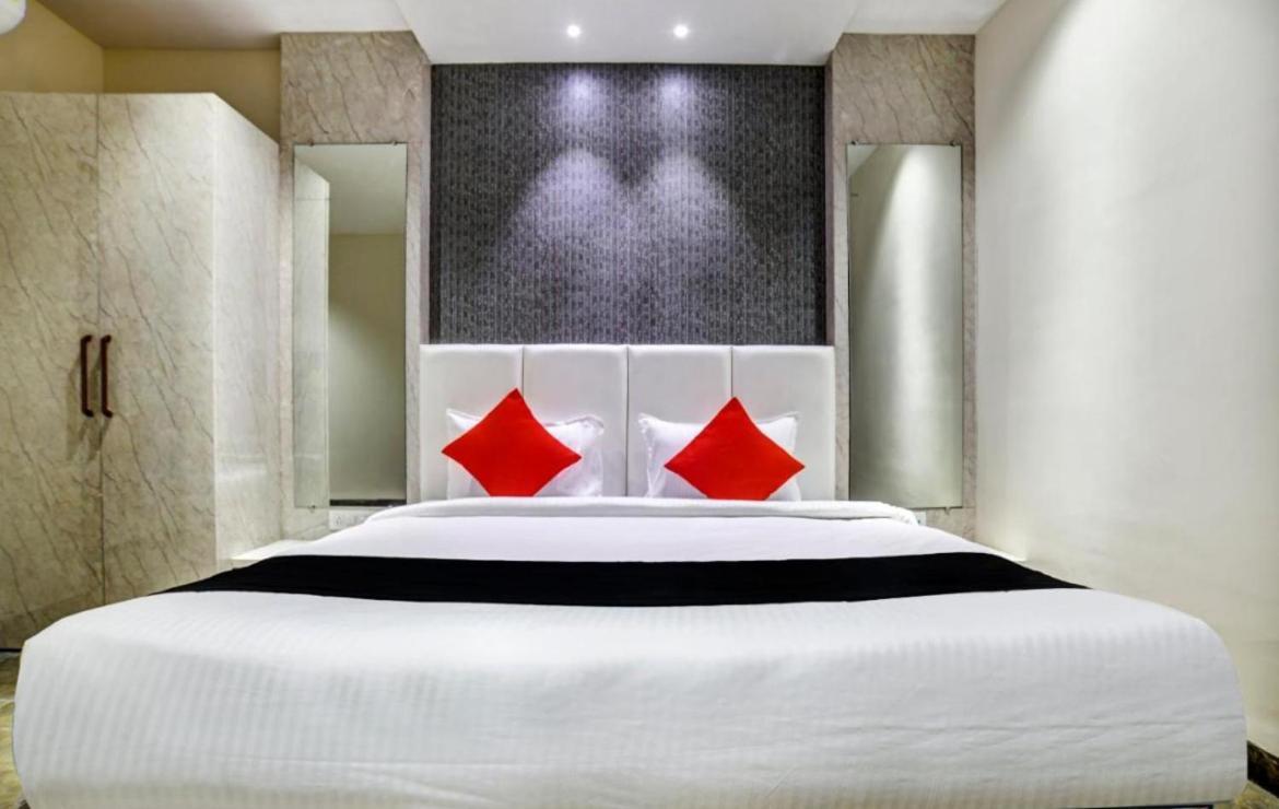 Hotel Vrindavan Prosperity Εξωτερικό φωτογραφία