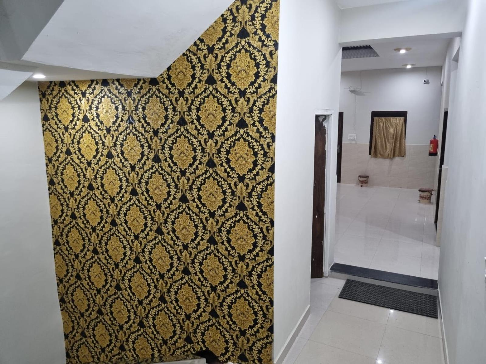 Hotel Vrindavan Prosperity Εξωτερικό φωτογραφία