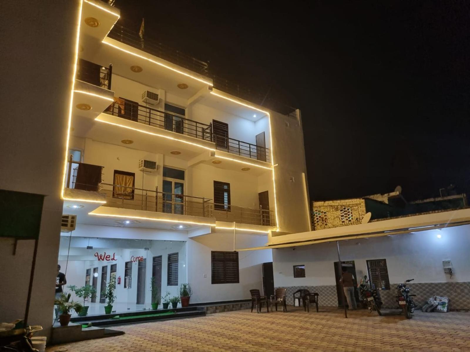 Hotel Vrindavan Prosperity Εξωτερικό φωτογραφία